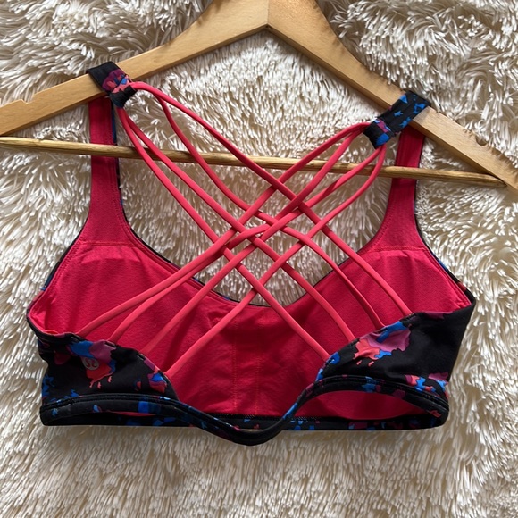 Lululemon athletica size 10 free to be bra wild - Picture 4 of 16